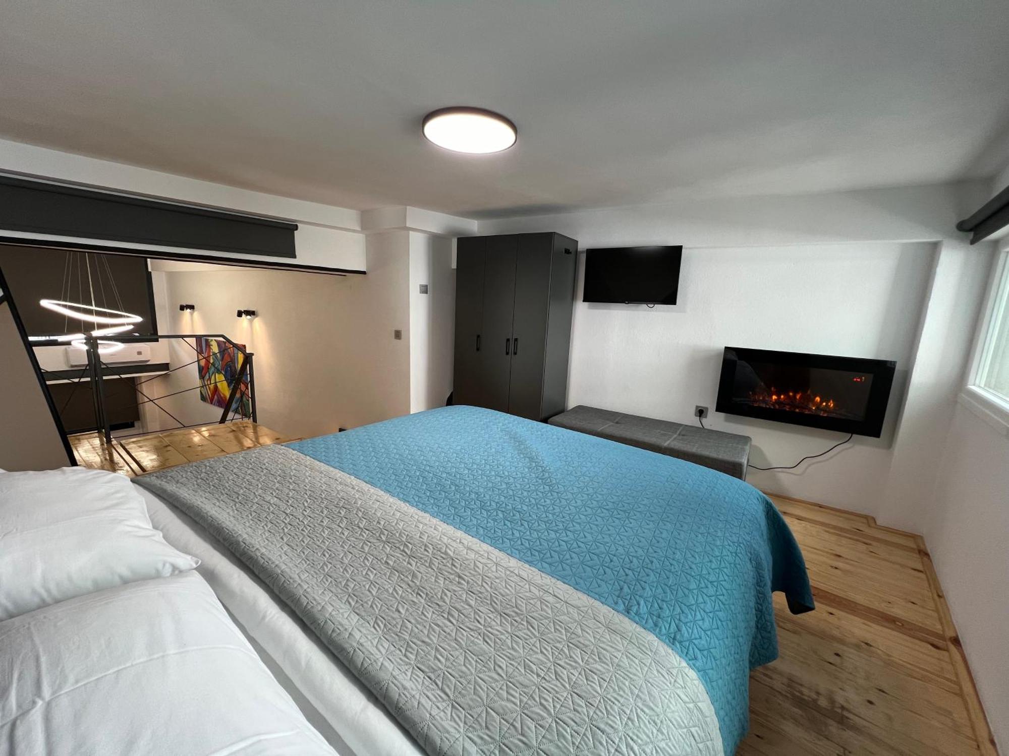 City Center Loft With Private Parking Kavala Bagian luar foto
