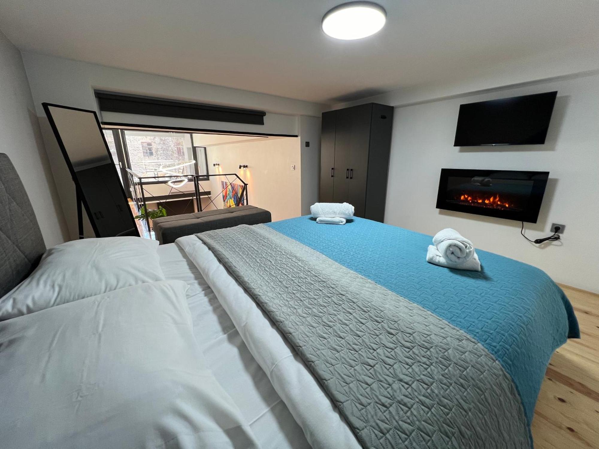 City Center Loft With Private Parking Kavala Bagian luar foto