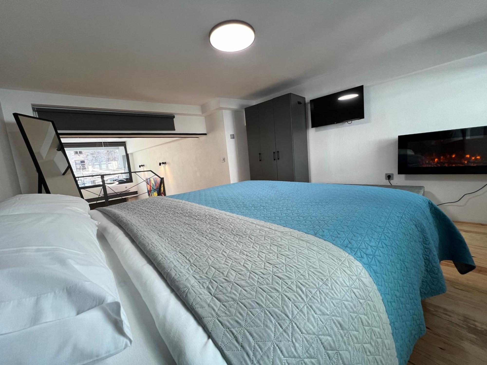 City Center Loft With Private Parking Kavala Bagian luar foto